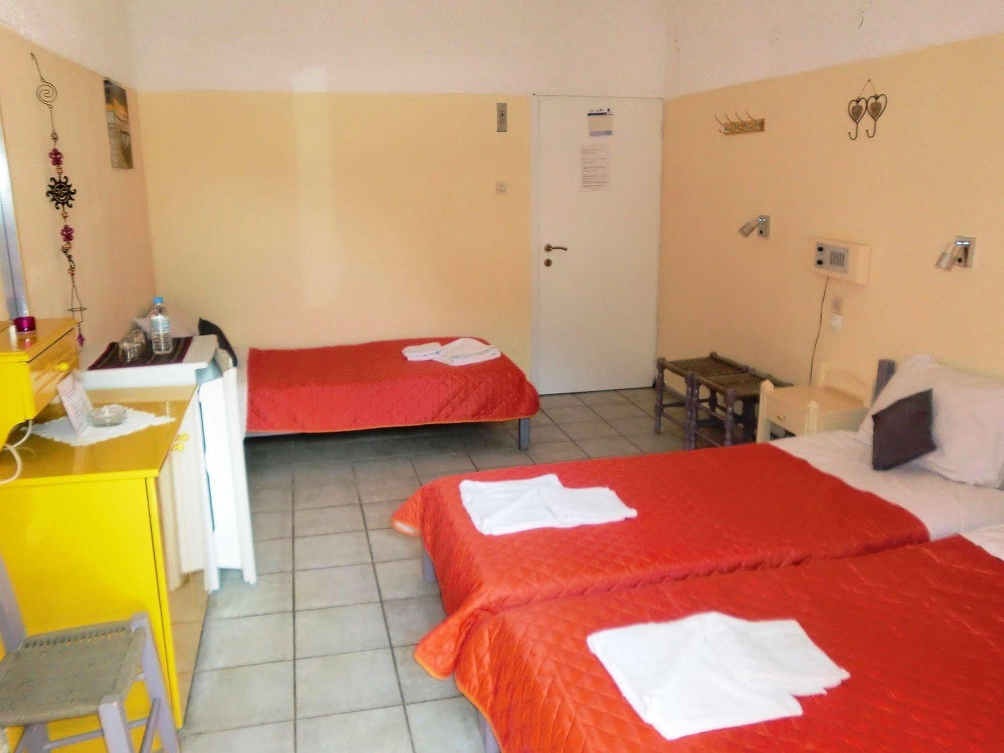 Hotel Neos Matala Buitenkant foto