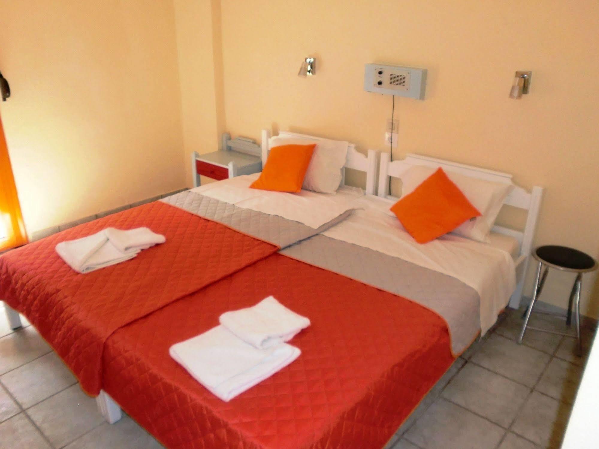 Hotel Neos Matala Buitenkant foto