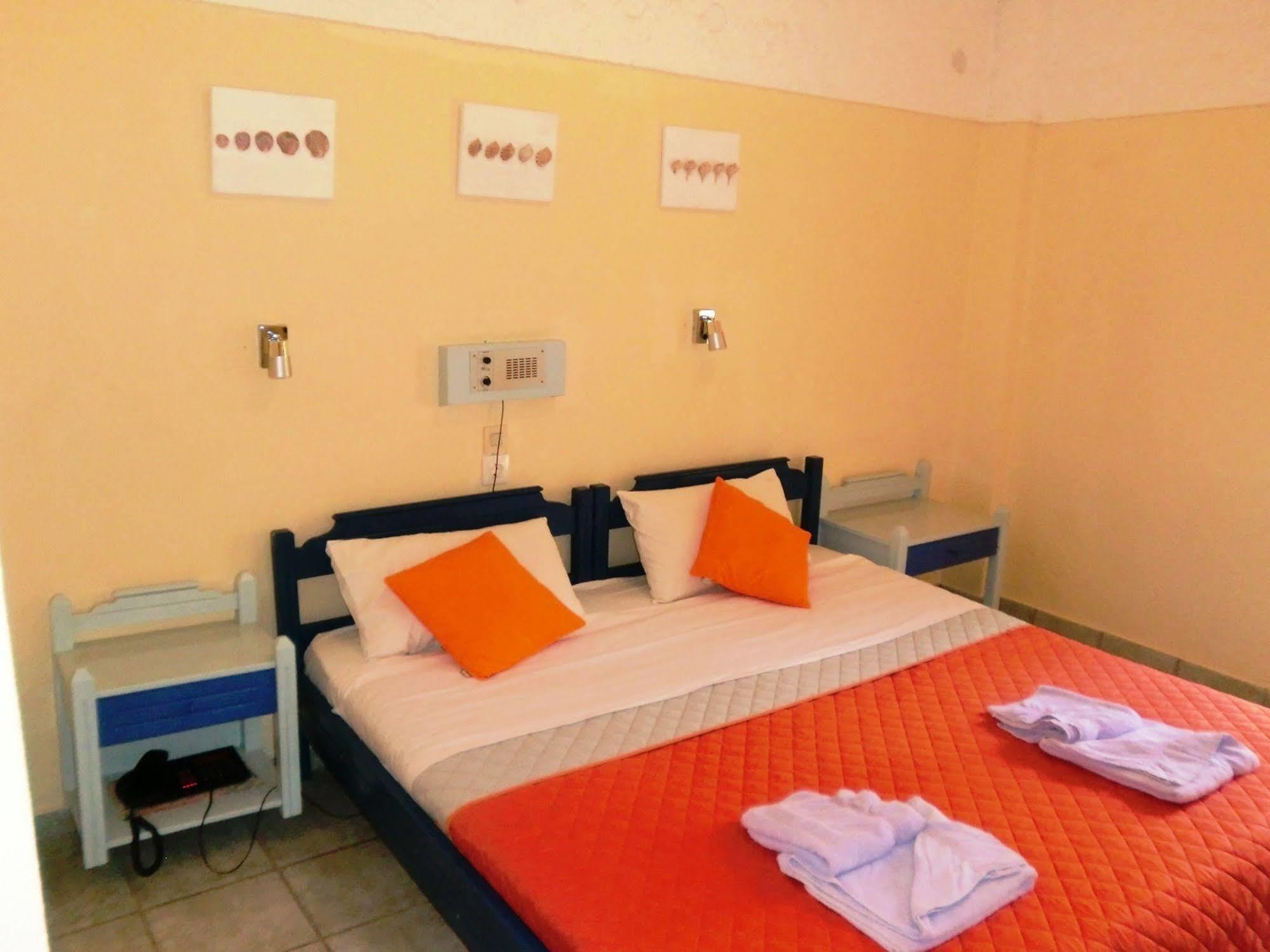 Hotel Neos Matala Buitenkant foto