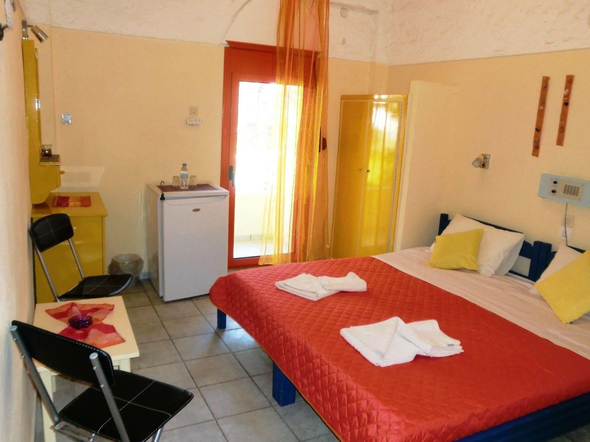 Hotel Neos Matala Buitenkant foto
