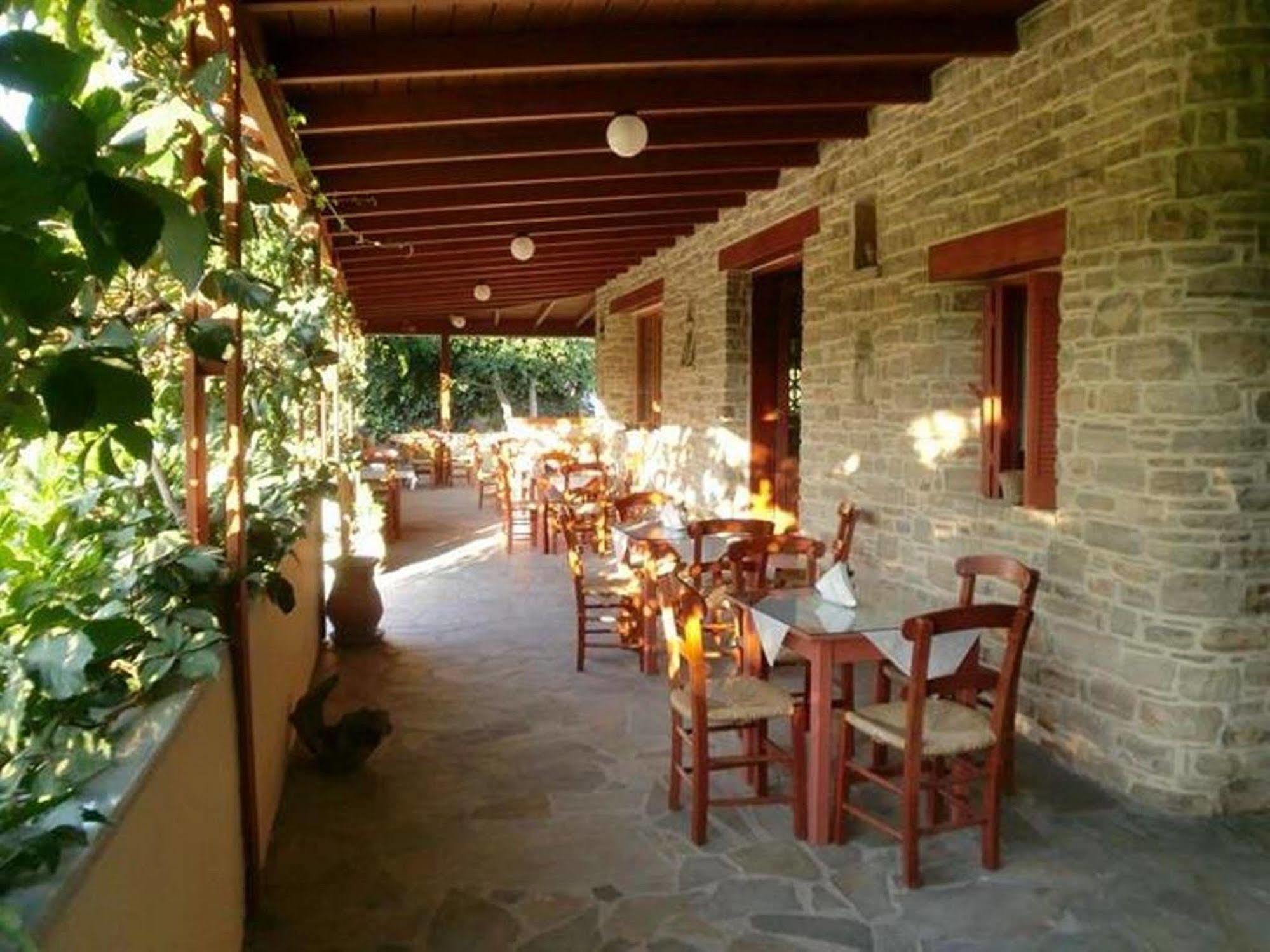 Hotel Neos Matala Buitenkant foto
